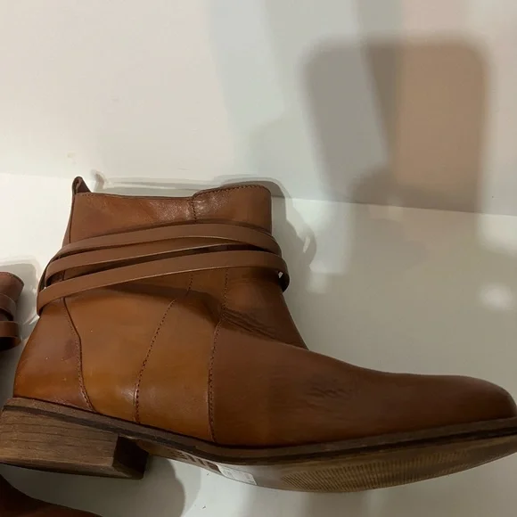 Schutz booties - Picture 10 of 11